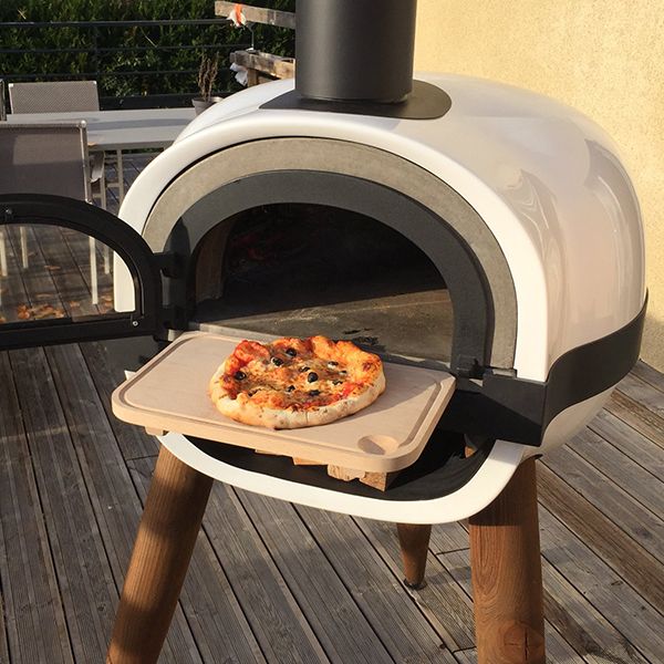 Four à pizza à bois 7 pizzas avec façade en cuivre AMBROGI disponible sur  Chr Restauration