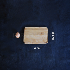 Planche à découper avec rigole en bambou 25 x 17,5 cm