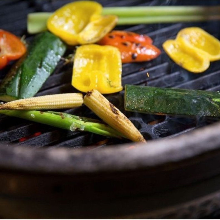 Table Big Green Egg L Eucalyptus sur roulettes