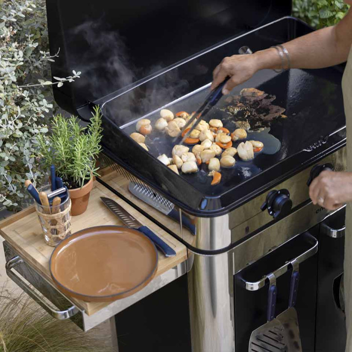 Plancha gaz Enosign 80 inox et noir sur chariot + capot