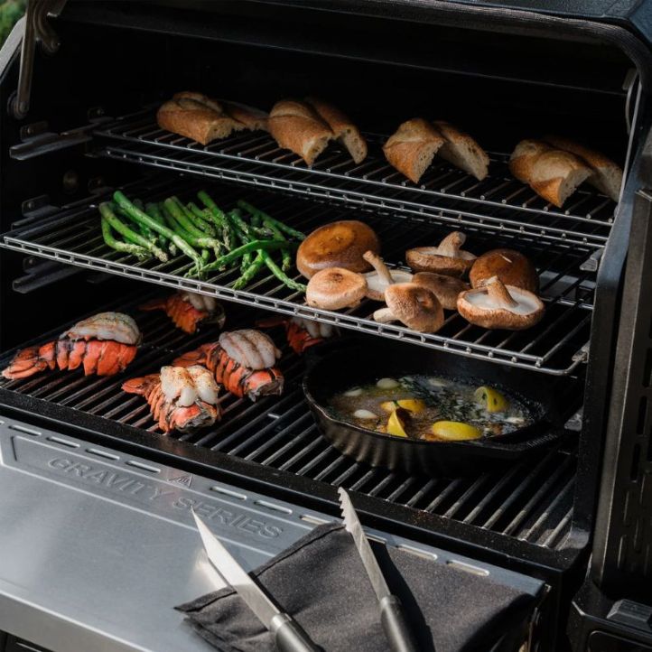 Barbecue charbon fumoir Masterbuilt Gravity Série XT